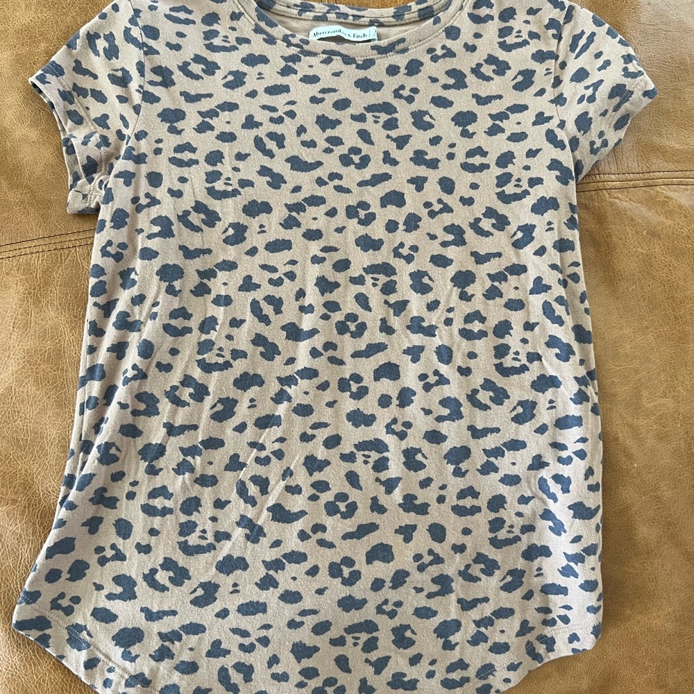 A&F leopard top